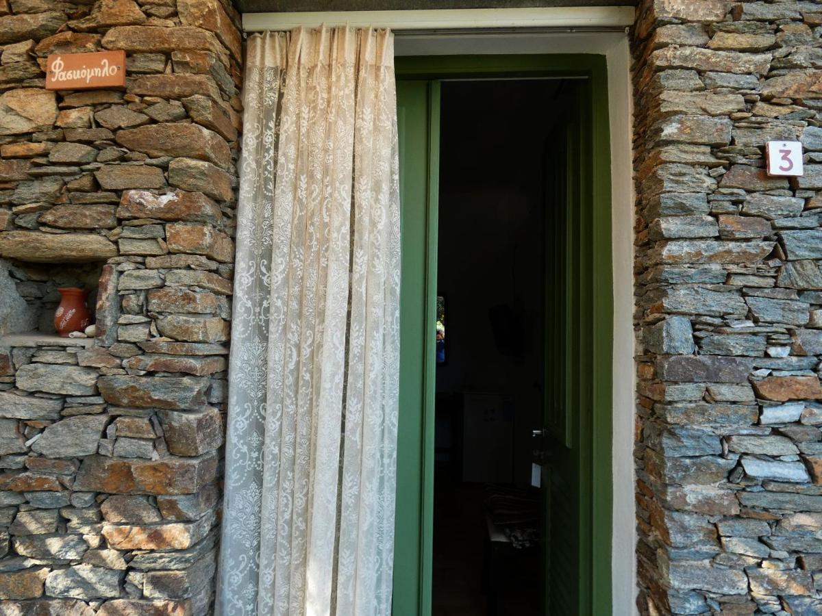Το Κατἑ Aparthotel Artemonas Exterior photo